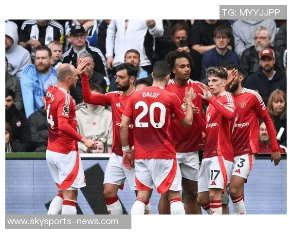 英超激战:多特蒙德与拜仁战成平局乌龙球成比赛转折点